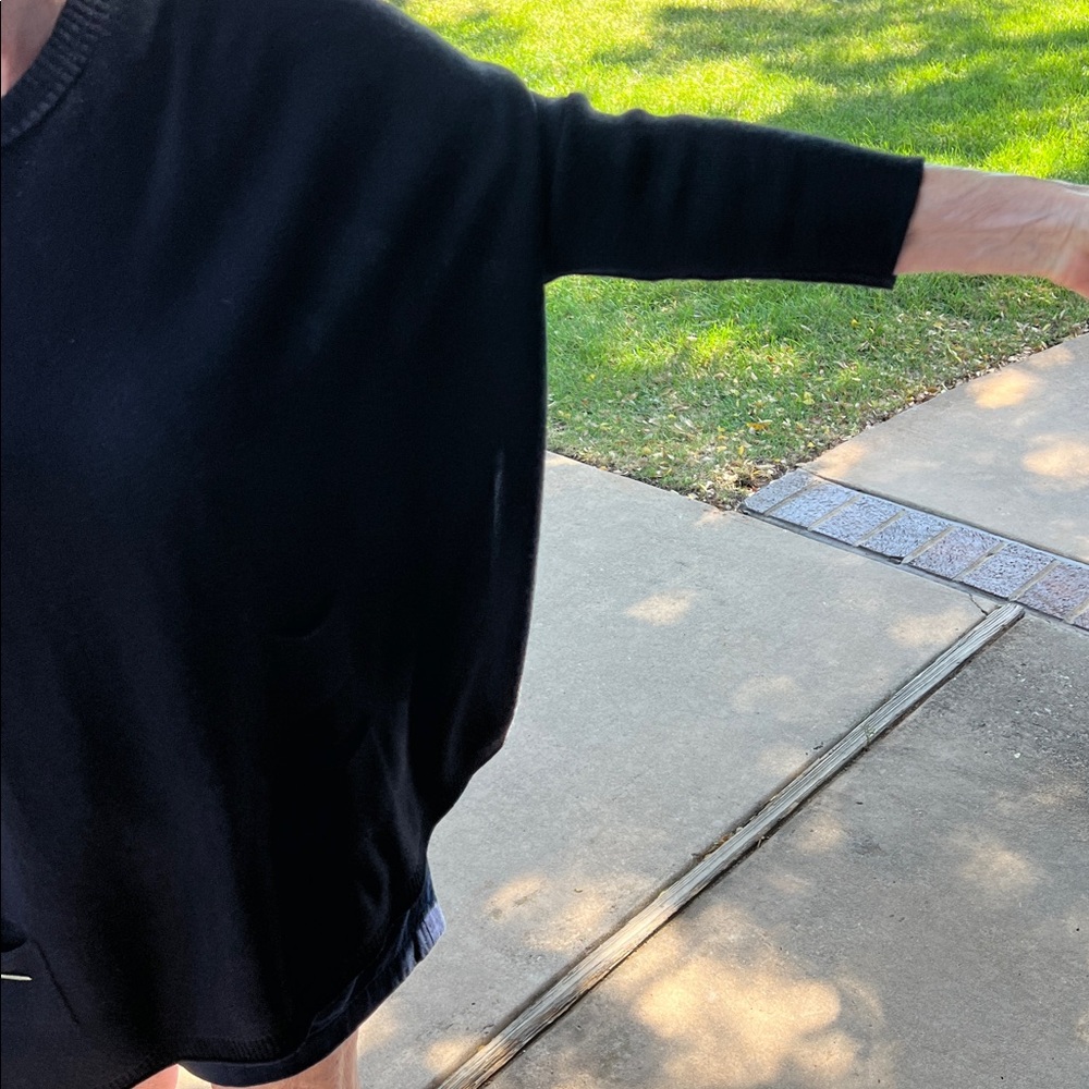 Black Oversized Sweater with Pockets - Picture 4 of 5